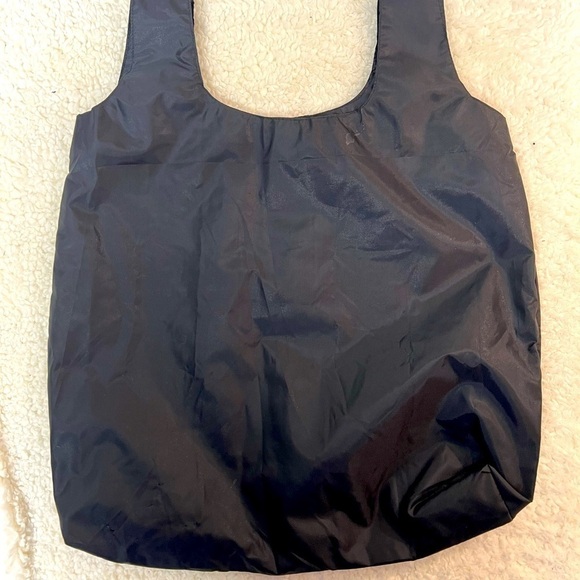 DCI EZ Reusable Green Nylon Grocery Tote Bag w/ Carabiner - Picture 4 of 5